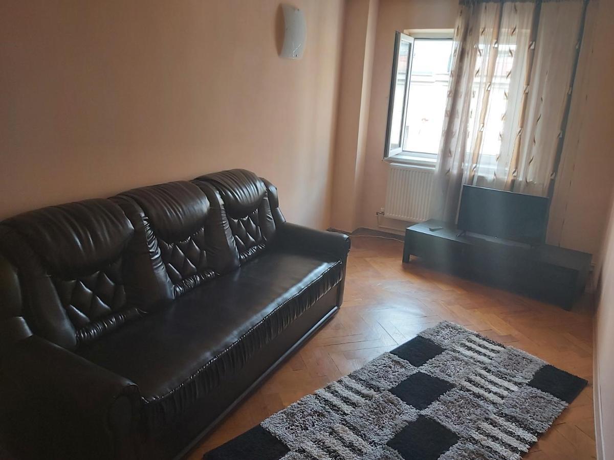 Апартаменты Kitty Apartament Бухарест Экстерьер фото